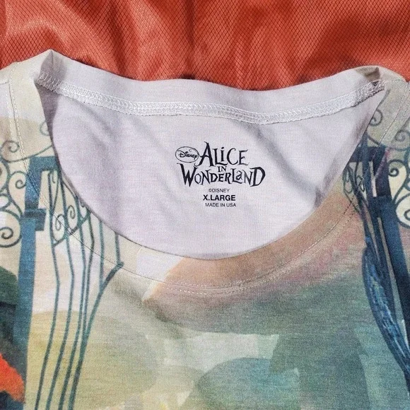 Disney Alice in Wonderland All Over Print T-Shirt XL Made in USA Vintage 2010 - Picture 5 of 14